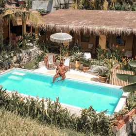 Swimming Pool 1 Woywoy Tropical, Rusters Pottery Studio Hotels