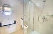 Toilet Kamar 6 Spacious and Modern Cozy 3BR at Gateway Pasteur By Travelio