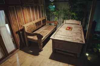 Lobi 4 Authentic Javanese House in the Heart of the City