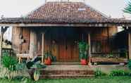 Others 3 Javanese House w/ Private Pool @ the Heart of City