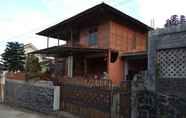 Exterior 3 Wooden House Villa Lembang