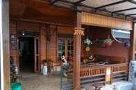 Sảnh chờ Wooden House Villa Lembang