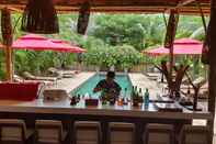 Bar, Kafe dan Lounge Sahaa Beach Resort