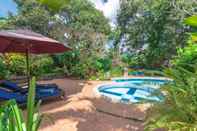 Swimming Pool Villa Gunung Paradise Retreat 