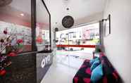 Lobi 5 OYO 90456 Hotel Tgl