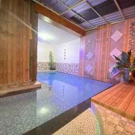Swimming Pool 1 Simba Pinus Pool by AMB, 3HQ4+MH Hotels