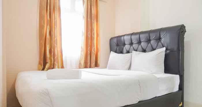 Kamar Tidur Nice and Comfort 2BR at Green Pramuka Apartment By Travelio