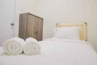 Kamar Tidur 4 Nice and Comfort 2BR at Green Pramuka Apartment By Travelio