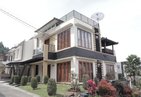 Lobi Villa Safaroni M-31 By Kusuma Estate