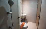 In-room Bathroom 6 APATEL GOLD COAST PIK BAHAMA 18F SEA VIEW