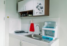 Common Space 3 Cozy Stay Studio at Beverly 90210 Apartment By Travelio