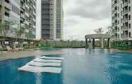 Kolam Renang 5 Homey and Comfort Studio at Green Sedayu Apartment By Travelio