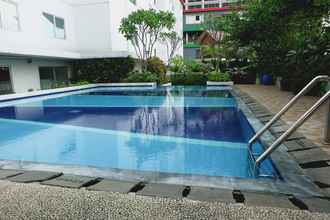 Swimming Pool 4 Comfy and Elegant Studio at Bassura City Apartment By Travelio