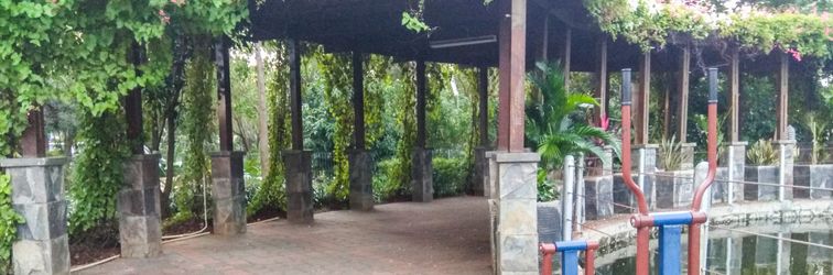 大堂 Comfort and Cozy Living Studio at Green Pramuka City Apartment By Travelio