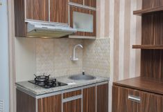 公共空间 4 Comfort and Cozy Living Studio at Green Pramuka City Apartment By Travelio