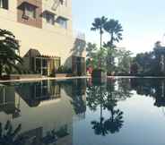 Swimming Pool 7 Spacious and Nice 2BR Apartment at Pinewood near JATOS By Travelio