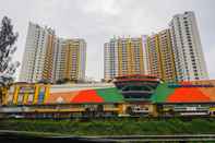 Bangunan Cozy and Simply Pool View 2BR at Great Western Apartment By Travelio