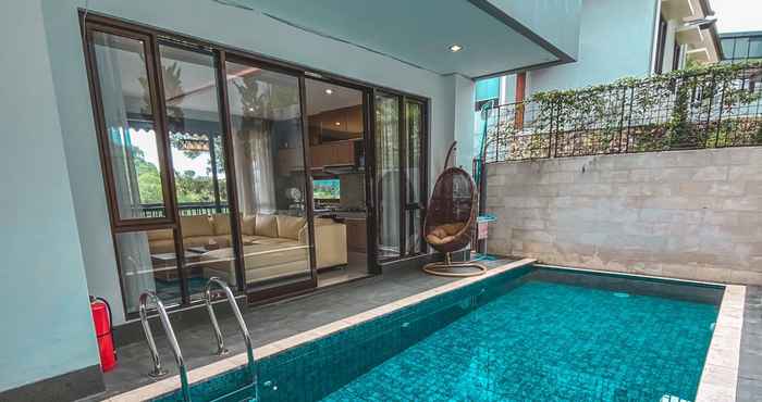 Swimming Pool Platinum Dago Resort Villa 15pax With Private Pool Bandung