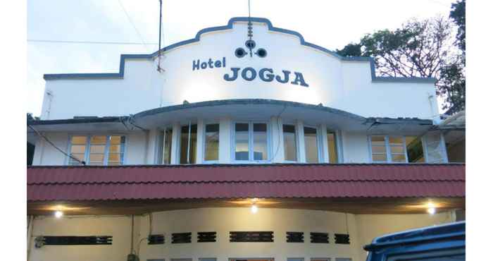 Lobi Hotel Jogja Bukittinggi