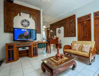Lobi 2 Sekararum Butik Syariah Guesthouse