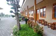 Exterior 6 OKU Guest House & Cafe