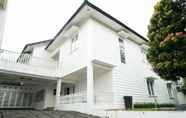 Exterior 6 Nonie's Villa Bogor