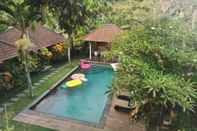 Kolam Renang The Kanjeng Suites Batubelig