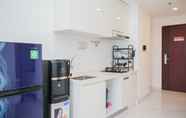 Kamar Tidur 3 High Floor and Minimalist 2BR at Sky House BSD Apartment By Travelio