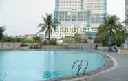 Kolam Renang 5 Comfort Living Studio Apartment at Margonda Residence 1 By Travelio