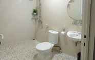 Toilet Kamar 4 Queen Villa Type Alpha