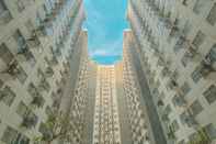 Swimming Pool APARTEMEN THE JARRDIN CIHAMPELAS BY BAGAS HALLO TIDUR