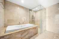 In-room Bathroom ALMA by Kozystay