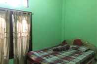 Bedroom Queen Kost Madiun