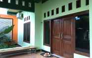 Bilik Tidur 3 Queen Kost Madiun