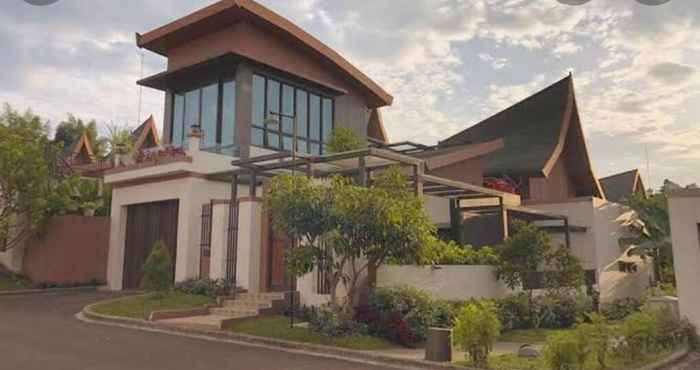 Exterior Luxurious Modern Villa at Vimala Hills BROMO INDAH