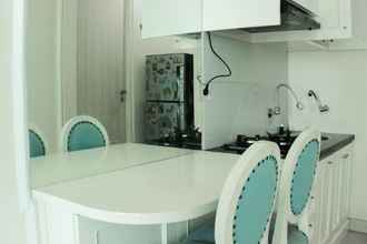 Ruang untuk Umum 4 Tidy and Elegant Studio at Grand Kamala Lagoon Apartment By Travelio