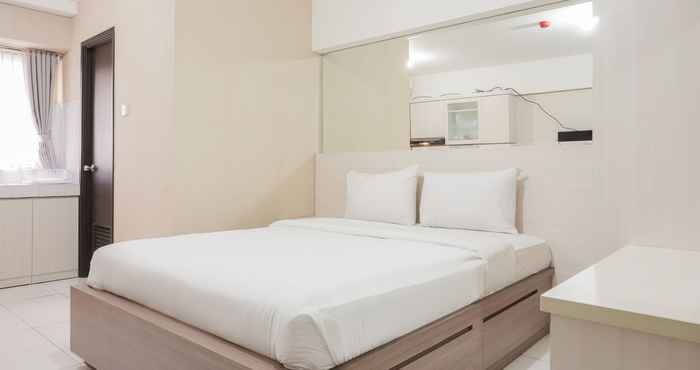 Bedroom Comfort Studio Apartment at Kebagusan City By Travelio