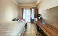 Ruang untuk Umum 2 Scandinavian Studio Room Apartment at Grand Asia Afrika By Travelio