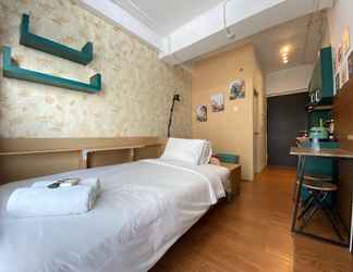 Kamar Tidur 2 Bohemian Beauty Studio Room Apartment at Grand Asia Afrika By Travelio