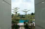 Bangunan 7 Comfort and Nice 1BR at Sky Terrace Apartment By Travelio