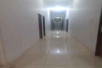 Lobi 4 Hotel Samnur