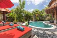 Swimming Pool  Villa SoDe Balangan by Nagisa Bali