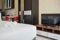 พื้นที่สาธารณะ Comfy and Fancy Studio Apartment at M-Town Residence By Travelio