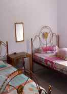 BEDROOM Wisma HS 1