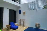 Kolam Renang Breezes Villa