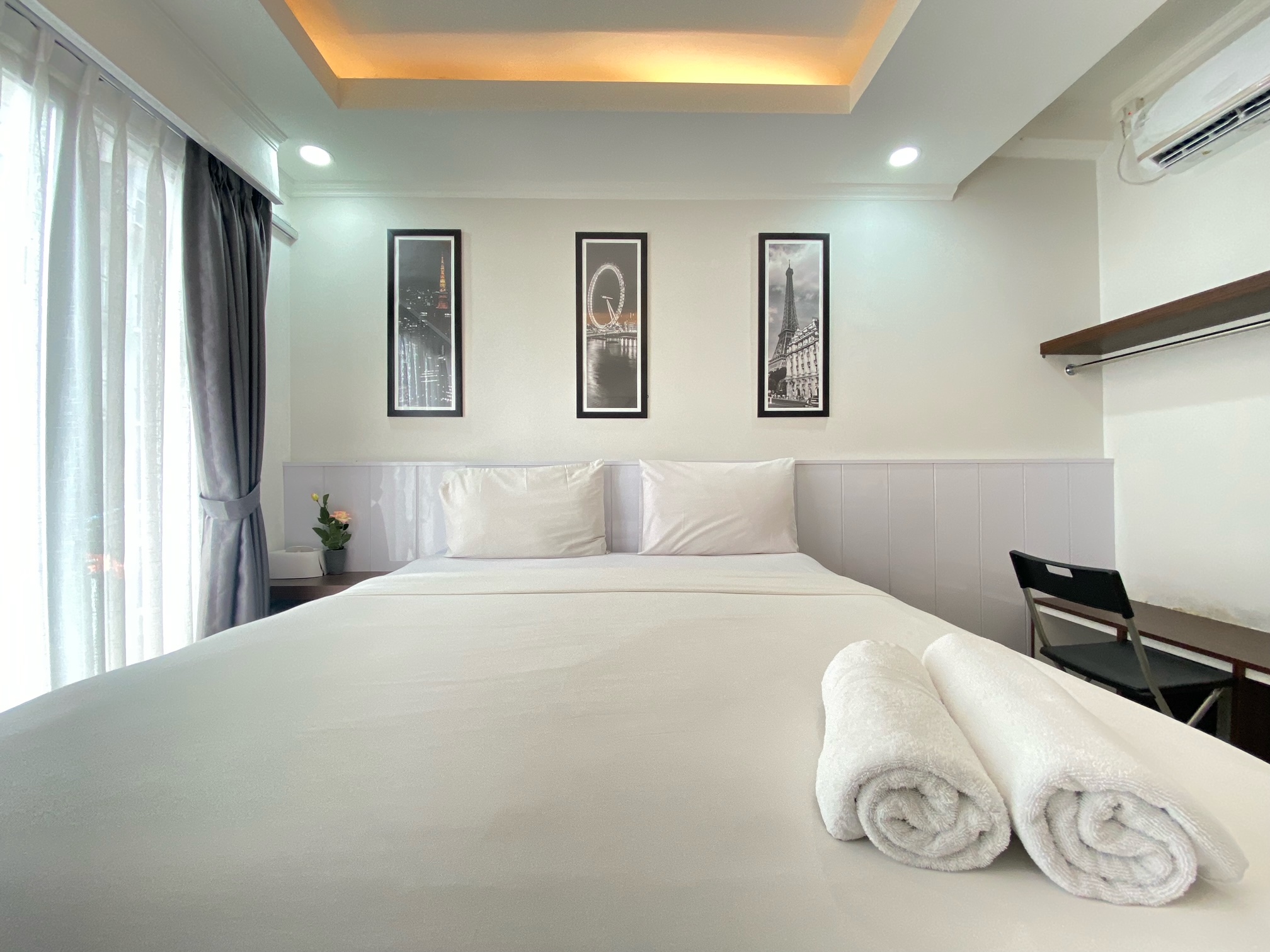 Kamar Tidur Gorgeous Studio Room Apartment at Grand Asia Afrika By Travelio