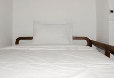 침실 3 Spacious and Nice 3BR at Meikarta Apartment By Travelio