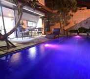 สระว่ายน้ำ 2 Exotica Pool Villa Encore