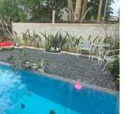 Swimming Pool 5 Zio Bungalow