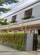 EXTERIOR_BUILDING May Kost